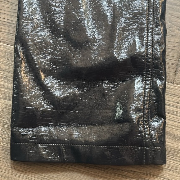 Abercrombie & Fitch | 90s Straight Ultra High Rise Shiny Vegan Leather Pants 28 - Picture 4 of 14
